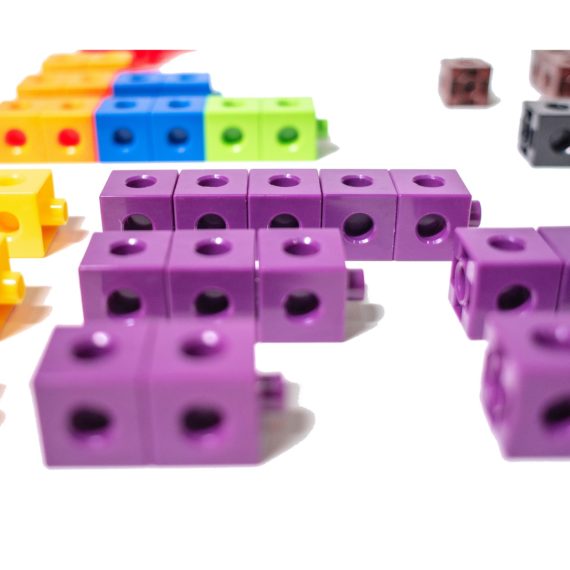 Cubos de Encaixe (Linked Cubes, Math links)