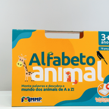 O Alfabeto Animal Magnético da MMP é um recurso multissensorial pensado para apoiar o processo de alfabetização por meio da interação tátil e visual,